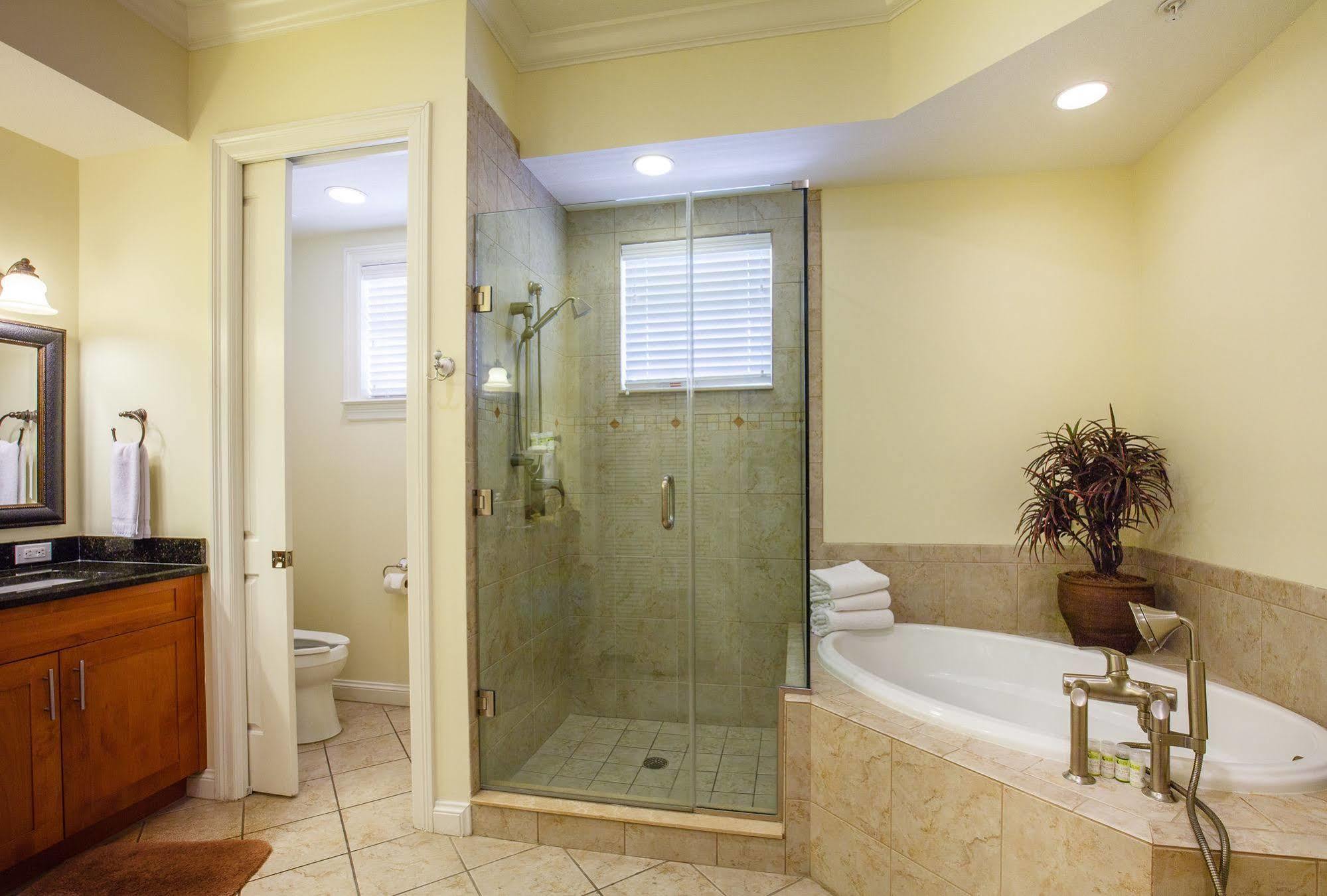 Key West Harbour Oceanfront Suites Ngoại thất bức ảnh