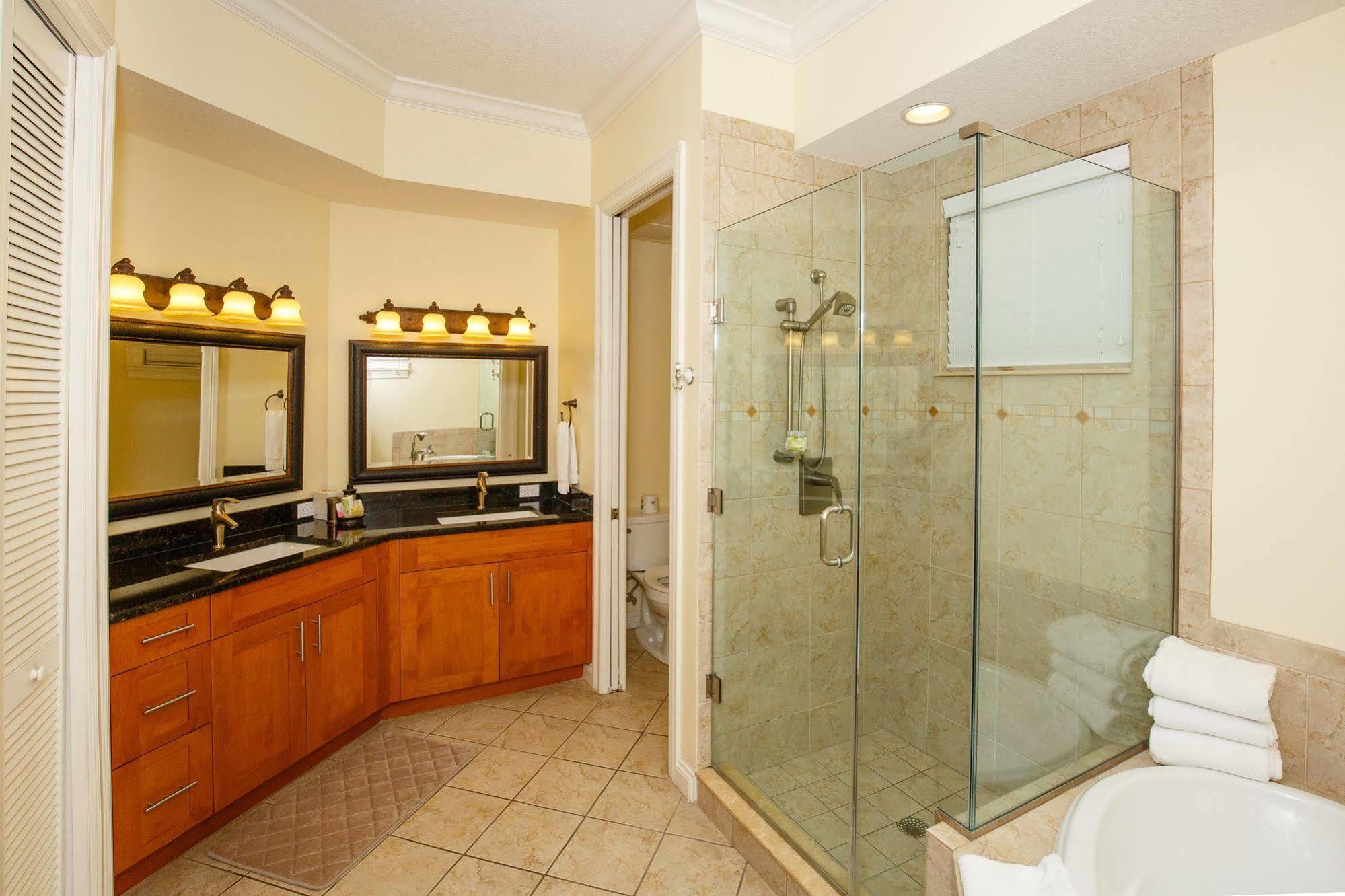 Key West Harbour Oceanfront Suites Ngoại thất bức ảnh